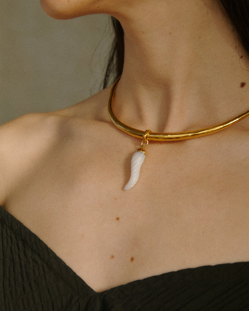 white horn collar necklace
