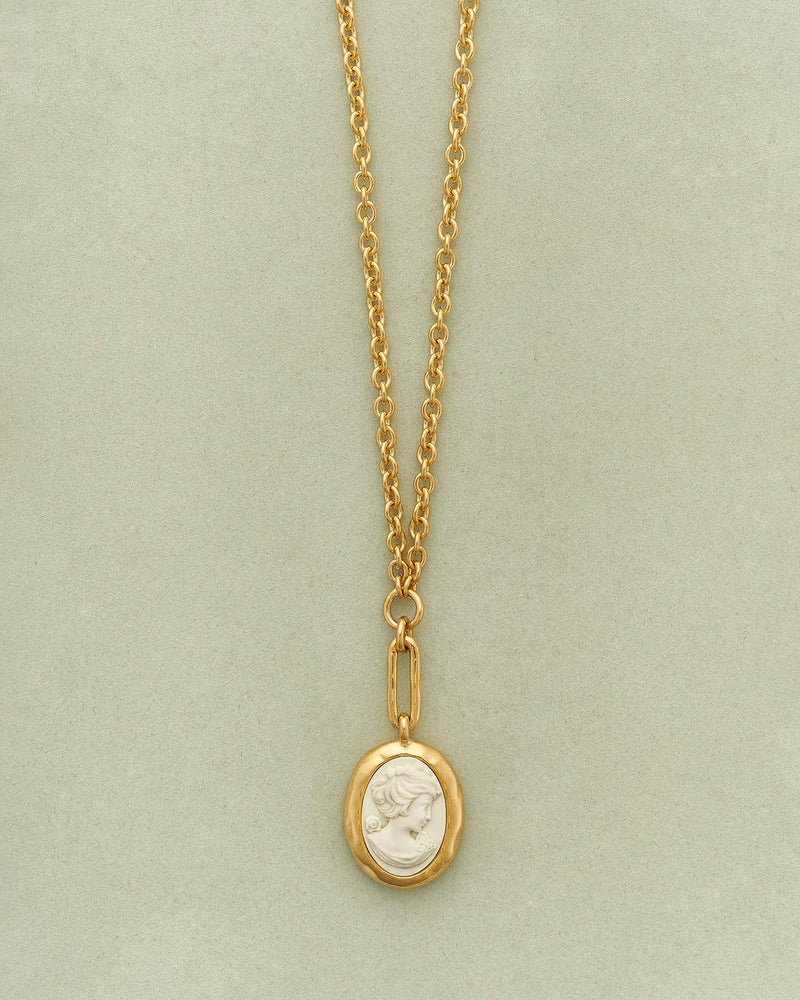 Cecilia necklace outlet