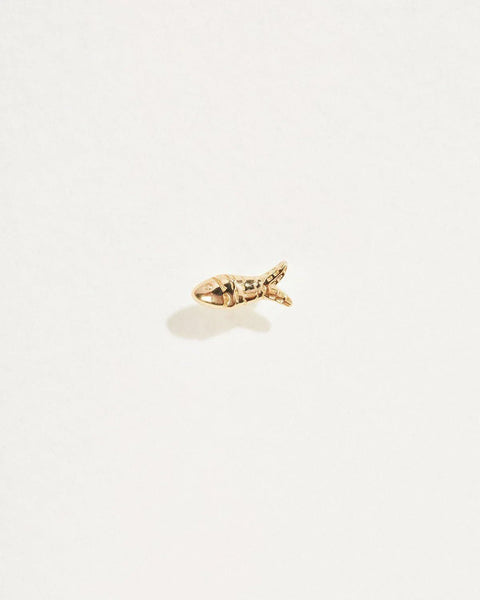 Aegean Stud by Pamela Love – Piercing in #product_material# (#product_color#).  fish-stud