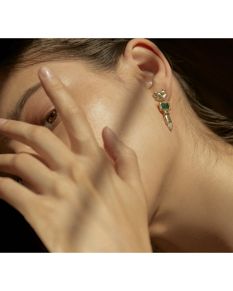 leonor earrings on the model