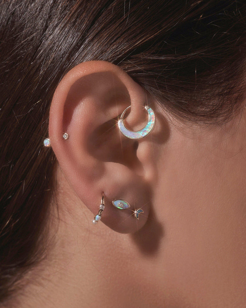 opal inlay 10mm clicker piercing on the model