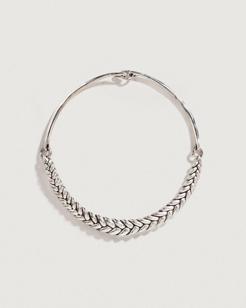 silver collar necklace