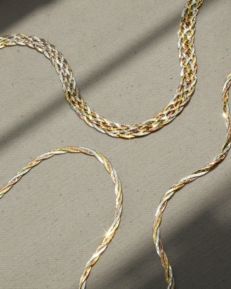 Twisted Tricolor Herringbone Chain Necklace - 18